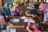 Balkondes Sakapitu disulap jadi ruang belajar ceria dalam proyek edukatif mahasiswa UNIMMA untuk anak-anak Desa Tegalarum. (A-PPI/Agri/mitramabesnews.com/Magelang)