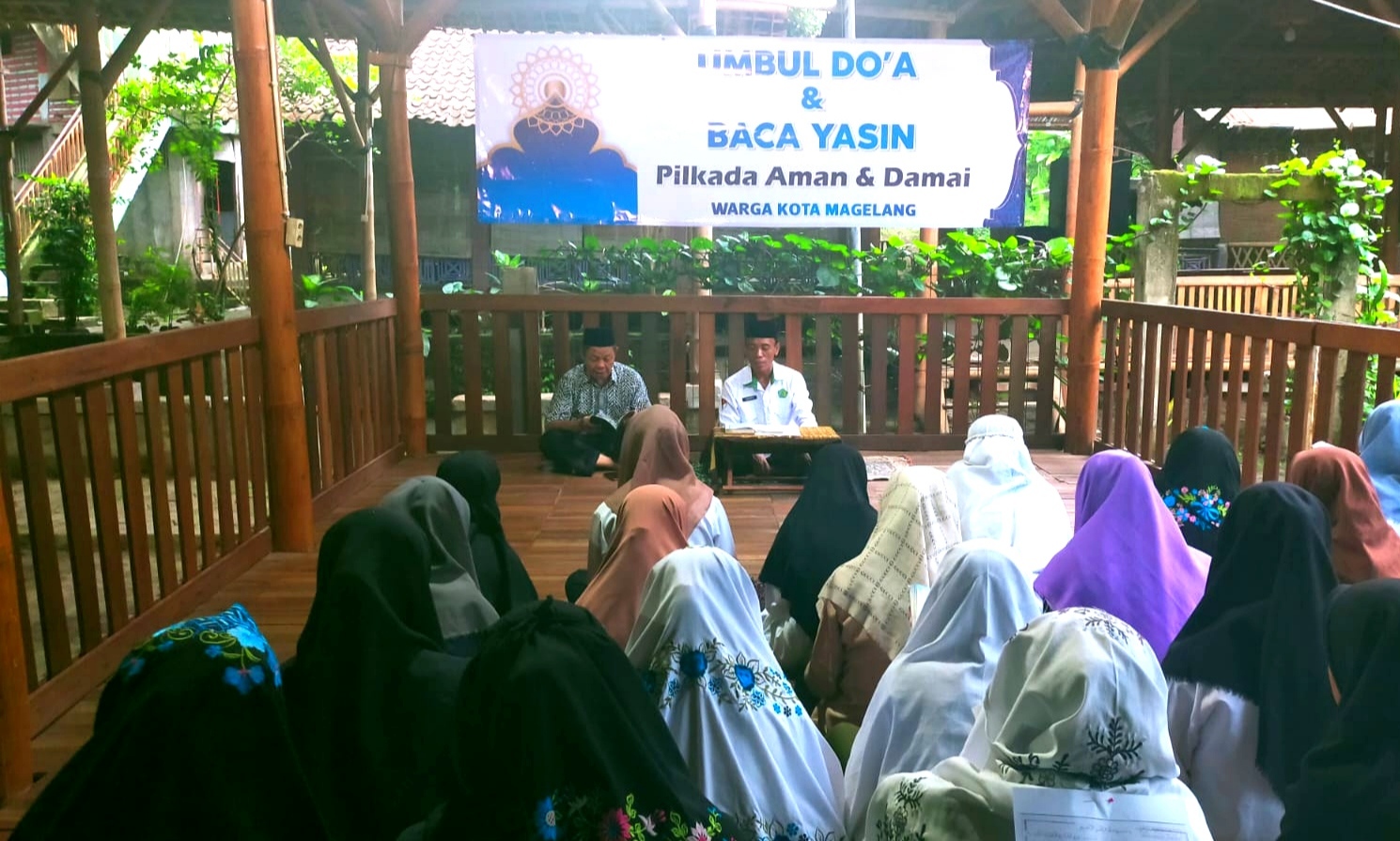 Pondok Selamat Magelang Utara menggelar Doa Bersama memohon Pilkada Serentak 2025 berlangsung kondusif, Senin (25/11/2024). (foto: Narwan)