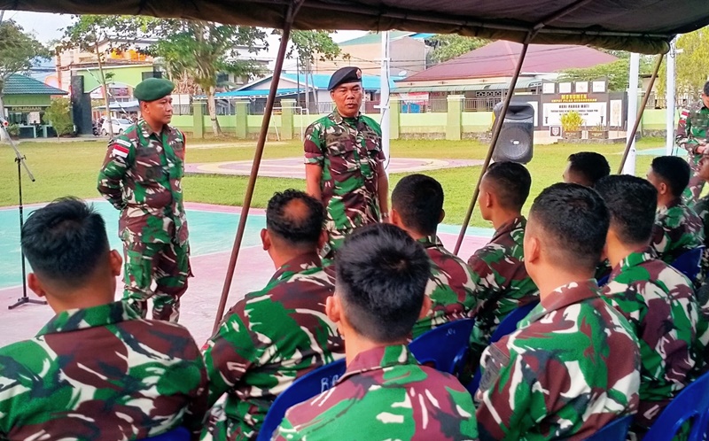 Tim Pengawasan dan Evaluasi (Wasev) dari Staf Teritorial Ster Mabes TNI mengunjungi Pos Kotis, yang terletak di Jalan Fatahilah, Kecamatan Nunukan Tengah, Kabupaten Nunukan, Kalimantan Utara, Selasa (12/11/2024). (foto: Peneleven/Narwan)