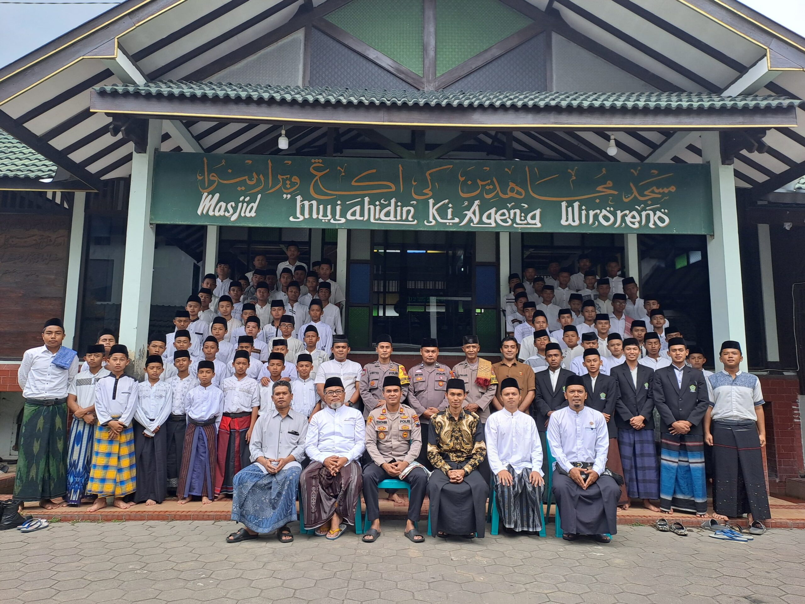Safari Sholat Jumat, Polsek Muntilan Ajak Santri Jaga Kamtibmas Jelang Ramadan