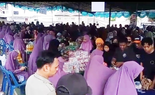 Persaudaraan Hajjah Nurul Jannah Lembah Hijau Gelar Pasar Murah

MAGELANG – Persaudaraan Hajjah Nurul Jannah Lembah Hijau Magelang menggelar Pasar Murah dalam rangka menyongsong Idul Fitri 1446 Hijriah. Kegiatan ini mengambil tempat di Lapangan Serbaguna 