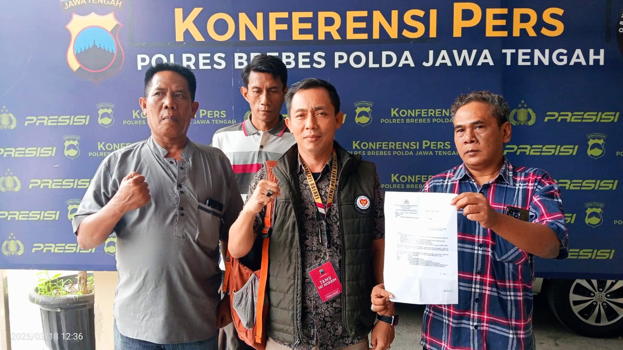 Ketua LSM Hati Kita, Bagus Handoko (tengah). (foto: Olam)