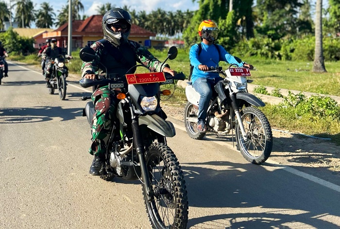 Satgas Pengamanan Perbatasan Yonarmed 11 Kostrad bersama instansi vertikal menggelar Patroli Terpadu di wilayah perbatasan Indonesia-Malaysia, Minggu (16/03/2025). (foto: Peneleven/Narwan)