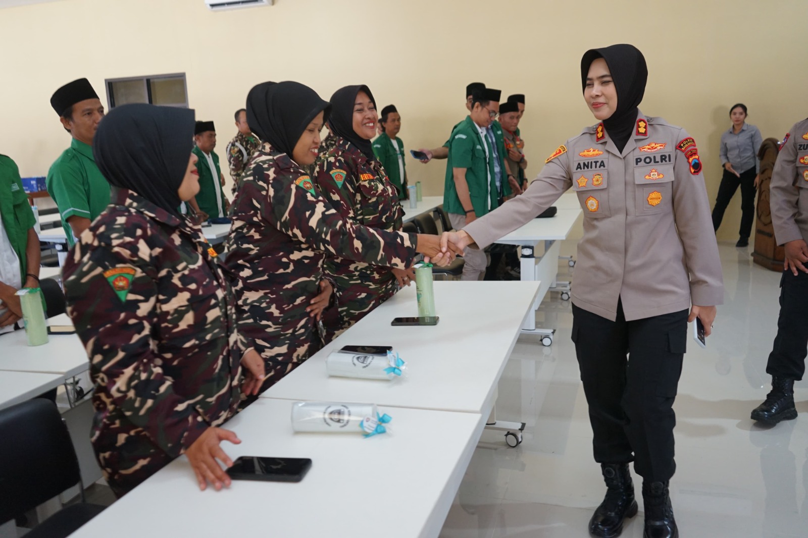 Perkuat kamtibmas, polres magelang kota gandeng GP Ansor dan Banser (Agri/mitramabesnews.com/Magelang)
