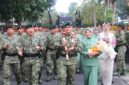 Yonarmed 1 Kostrad menggelar upacara penyambutan untuk Komandan Batalyon yang baru, Mayor Arm Fauzi Raspati Al’ansyori, S.Sos., Selasa (24/06/2025). (foto: Penajusta/Nar) 