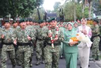 Yonarmed 1 Kostrad menggelar upacara penyambutan untuk Komandan Batalyon yang baru, Mayor Arm Fauzi Raspati Al’ansyori, S.Sos., Selasa (24/06/2025). (foto: Penajusta/Nar) 