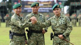 Serah Terima Jabatan Komandan Batalyon Armed 1 Kostrad dari Letkol Arm Ihalauw Garry Herlambang kepada Mayor Arm Fauzi Raspati Al’ansyori, Kamis (26/06/2025). (foto: Penajusta/Narwan) 