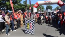 Kapolres Magelang Kota AKBP Anita Indah Setyaningrum bersama Walikota Magelang dan Dandim 0705 melepas peserta Bhayangkara Adventure 2025 di halaman Taman Kyai Langgeng (Agri/mitramabesnews.com/Magelang)