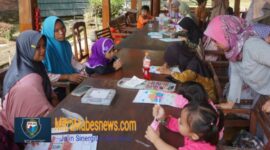 Balkondes Sakapitu disulap jadi ruang belajar ceria dalam proyek edukatif mahasiswa UNIMMA untuk anak-anak Desa Tegalarum. (A-PPI/Agri/mitramabesnews.com/Magelang)