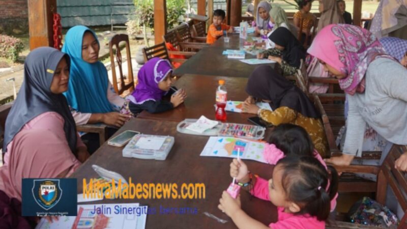 Balkondes Sakapitu disulap jadi ruang belajar ceria dalam proyek edukatif mahasiswa UNIMMA untuk anak-anak Desa Tegalarum. (A-PPI/Agri/mitramabesnews.com/Magelang)