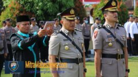 Kapolresta Magelang KBP Herbin Sianipar memimpin upacara Sertijab Kabag dan Kapolsek di Lapangan Mapolresta Magelang (Agri/mitramanesnews.com/Magelang)