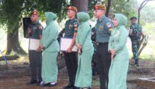 Yonarmed 1 Kostrad kembali menggelar acara tradisi pelepasan prajurit terbaik, Selasa (05/08/2025). (foto: Penajusta/Narwan) 