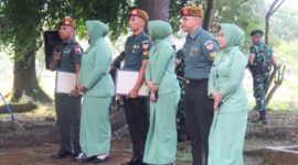 Yonarmed 1 Kostrad kembali menggelar acara tradisi pelepasan prajurit terbaik, Selasa (05/08/2025). (foto: Penajusta/Narwan) 